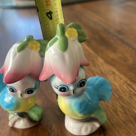 Vintage 1960’s Anthropomorphic Blue Bird Salt and Pepper Shakers with Tulip Hats - Picture 16 of 17